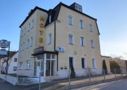 Schwaig bei Nürnberg, kernsanierte Gewerbe- und Wohneinheiten, KfW-Effizienzhaus 70, gute Verkehrsanbindung, moderne Ausstattung, niedrige Betriebskosten, Investitionsmöglichkeit, Einkaufsmöglichkeiten, Stellplätze, Renditechancen